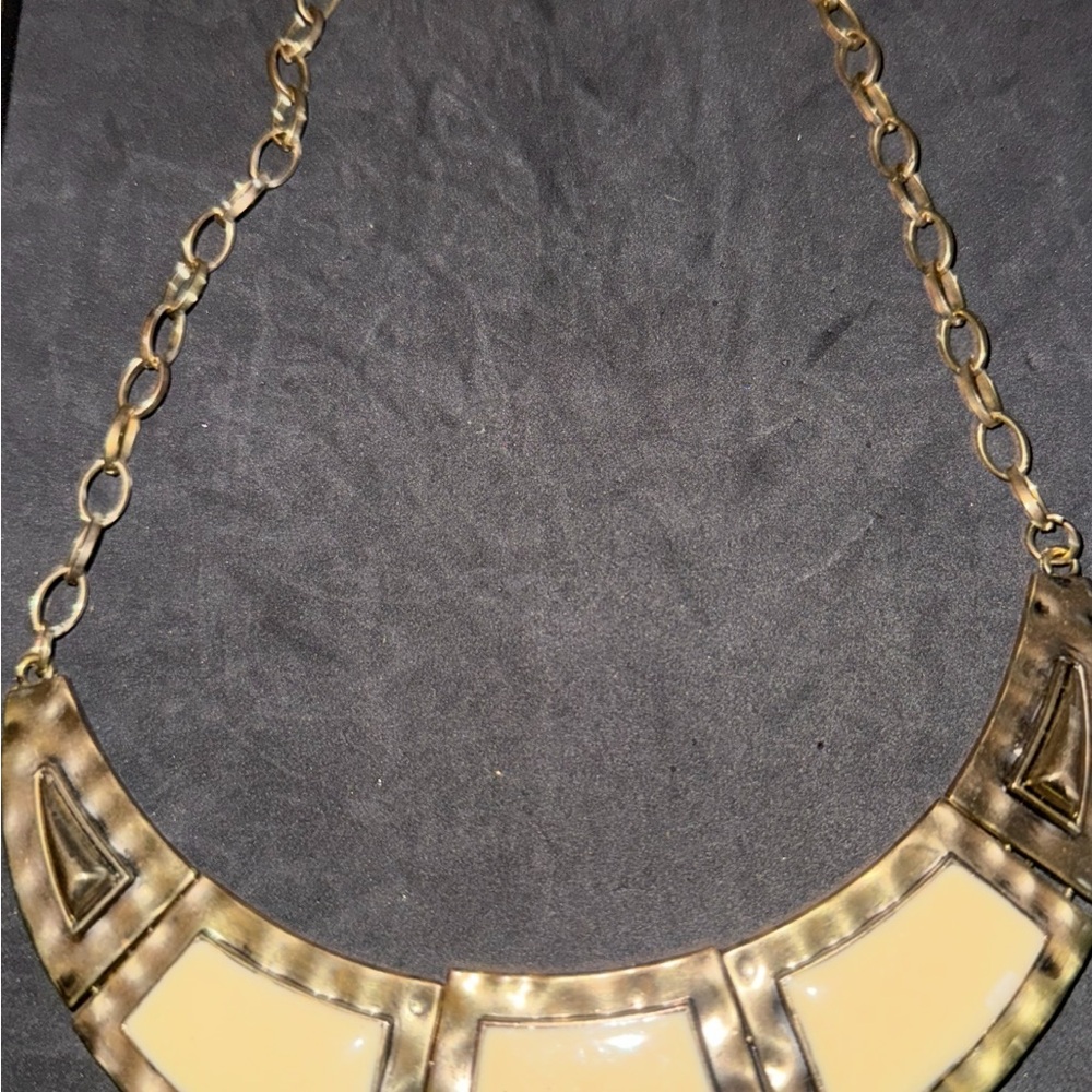 Elegant Gold and Cream Statement Necklace - Picture 2 of 2